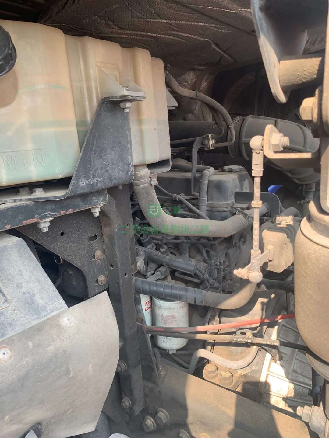 出售一臺精品1年三個月天龍400牽引車，國五雙驅