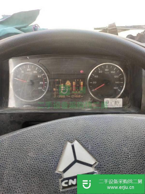 湖北出售二手藍牌吊車，上裝5噸4節臂吊機，云內130馬力