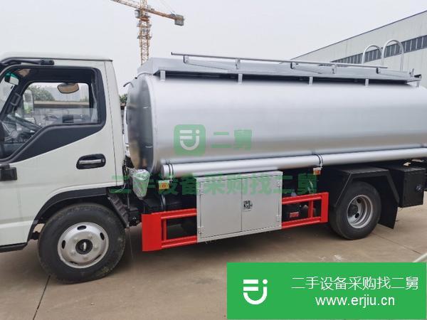 江蘇出售二手5噸油罐車，朝柴117馬力國五
