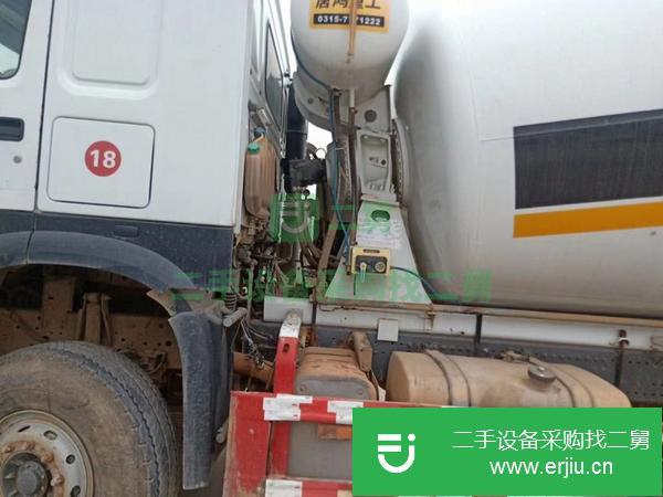 山東出售二手17年國五豪沃大16方攪拌車