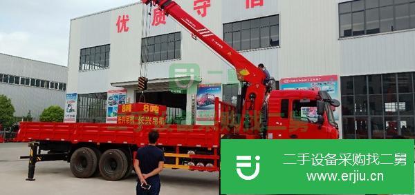 新疆出售二手東風T5前四后八三一14噸隨車吊