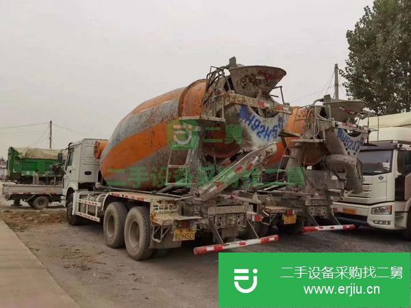 云南出售二手13年豪沃?jǐn)嚢柢嚧?2方國(guó)三