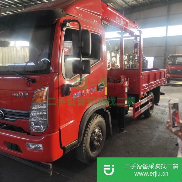 重慶出售二手時風風馳5t吊車 濰柴110馬力，5檔帶副變速箱