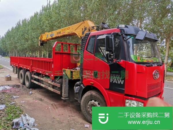 黑龍江出售二手解放吊車，上裝徐工12噸吊機
