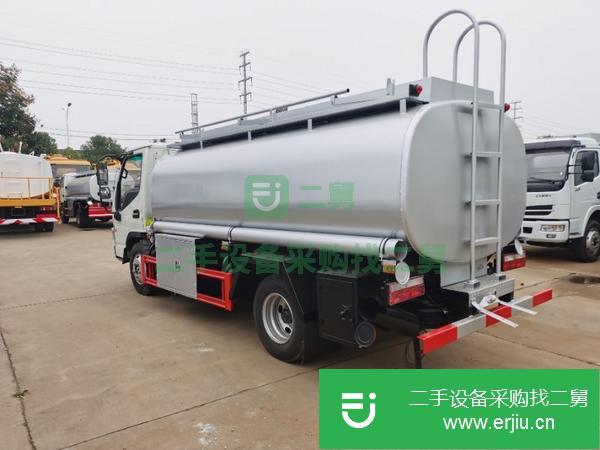 江蘇出售二手5噸油罐車，朝柴117馬力國五