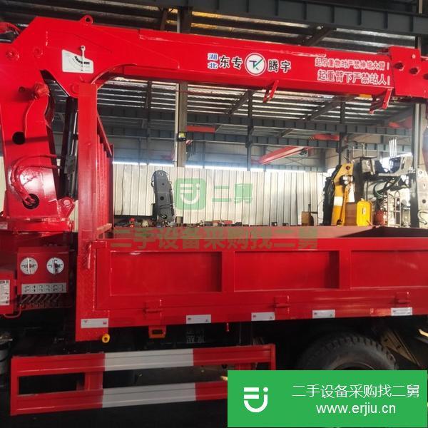 重慶出售二手時風風馳5t吊車 濰柴110馬力，5檔帶副變速箱