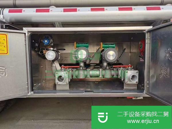 遼寧出售二手東風天龍前四后八鋁合金油罐車