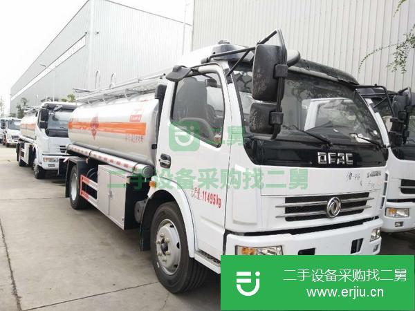 重慶出售二手東風多利卡8.2方油罐車 手續齊全
