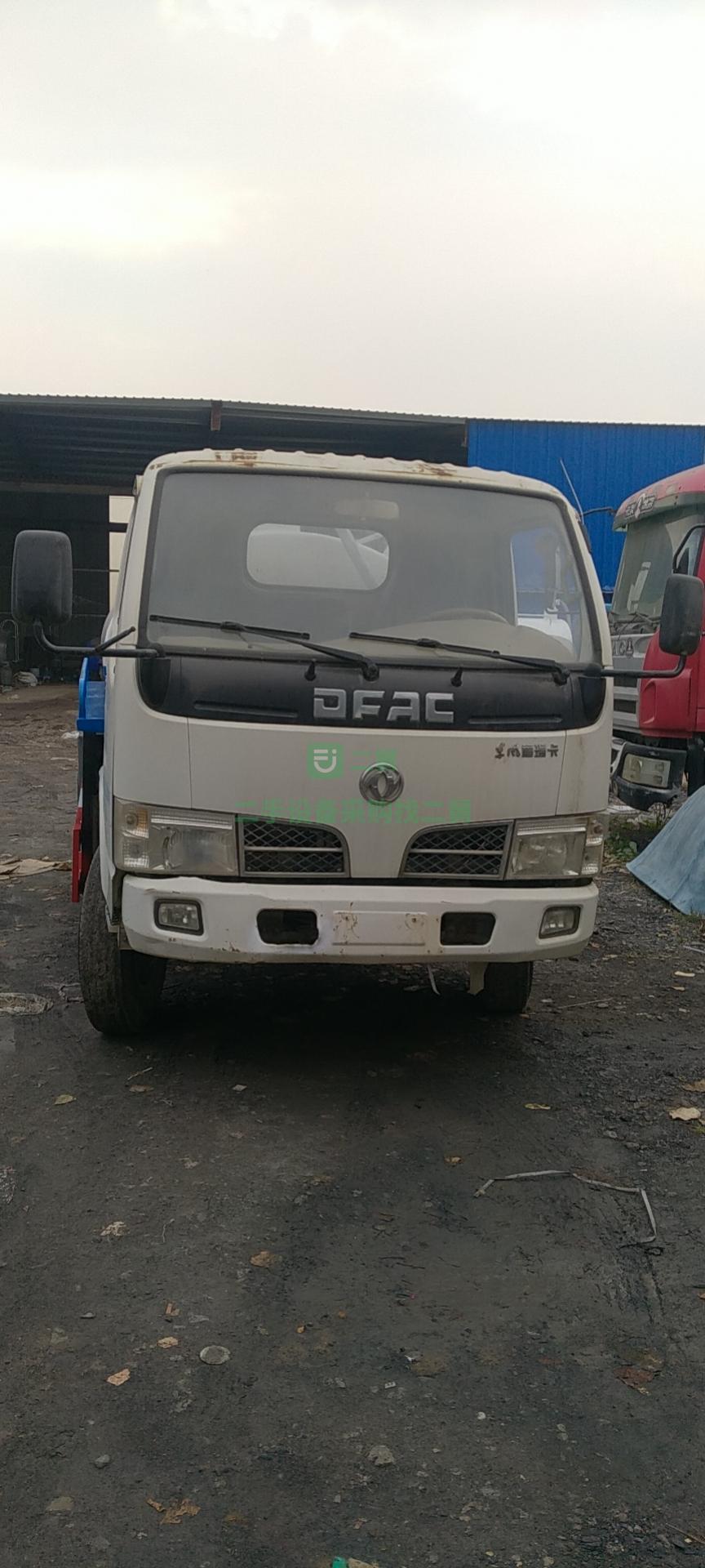 出售一臺精品五立方吸糞車，整車原車原版，車型多多