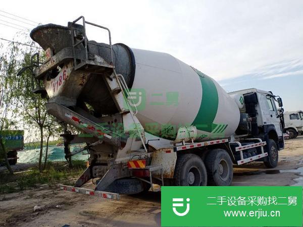 山東出售二手豪沃后八輪攪拌車 國五