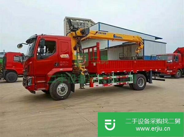 湖北出售二手柳汽吊車，200馬力、配徐工8噸G系列吊機、10.00R20鋼絲胎