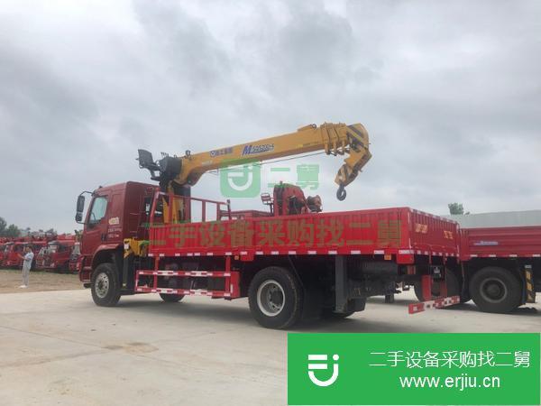 廣西出售二手柳汽乘龍單橋吊車 上裝徐工8噸吊機 6米貨箱