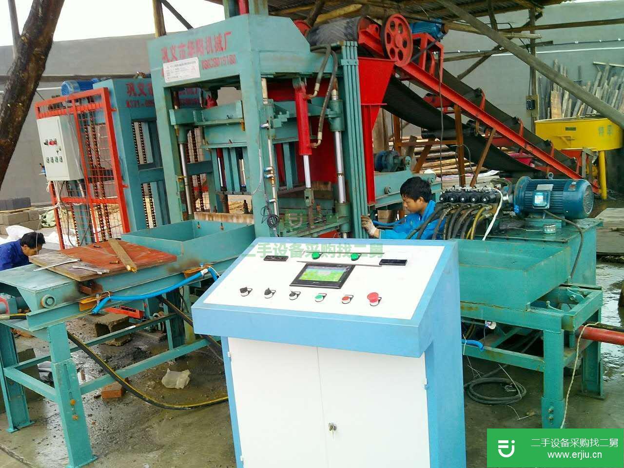 河南出售二手液壓半自動混凝土污泥制磚機