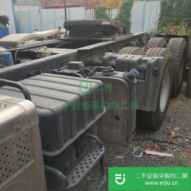 云南出售二手上汽紅巖牽引車