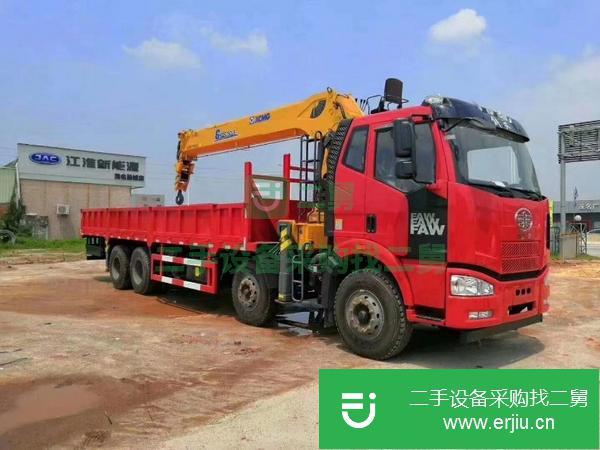 江蘇出售二手徐工14噸解放四軸車型隨車吊