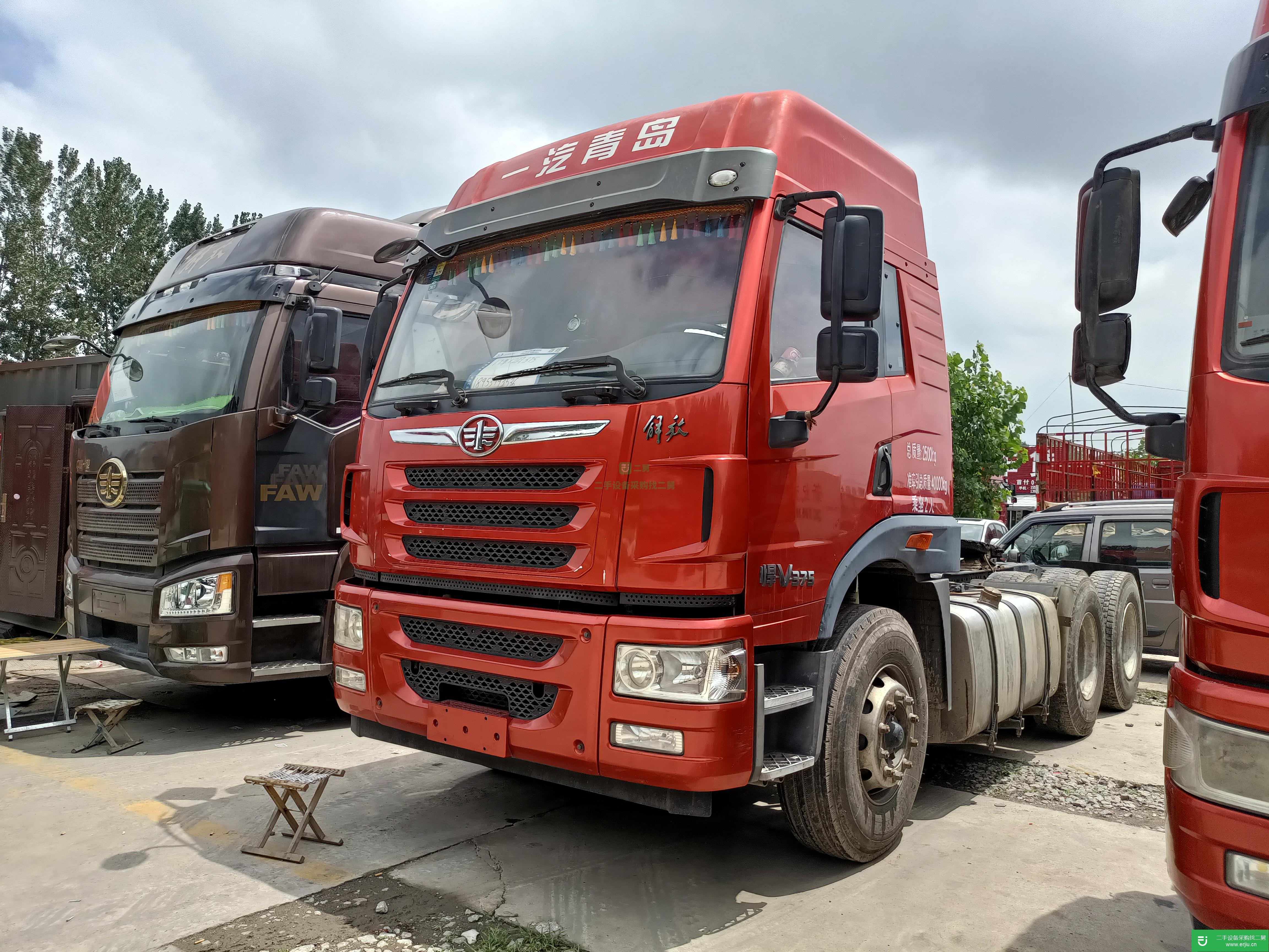 山東出售二手青島解放375馬力牽引車