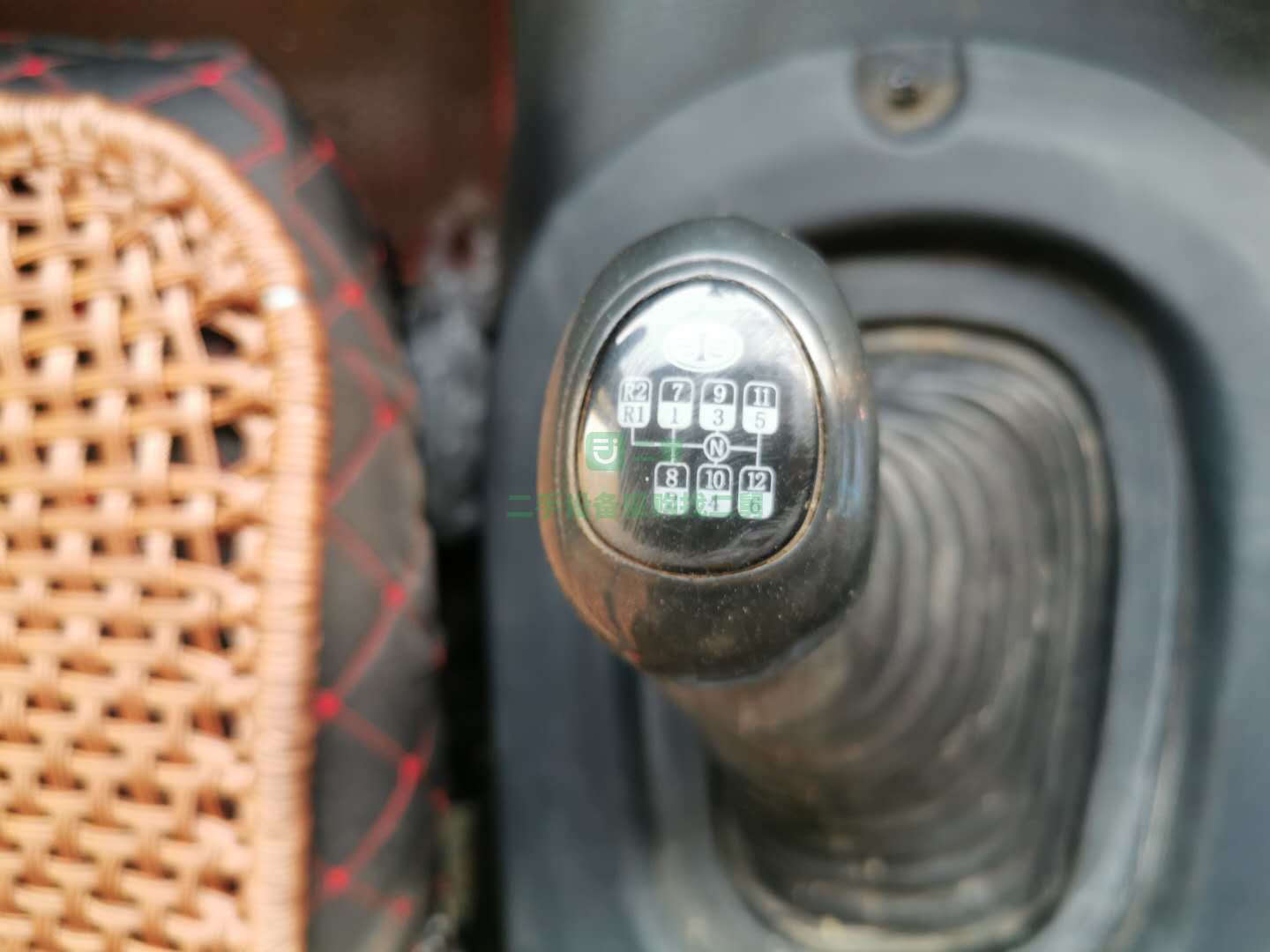 出售18年9月份解放J6P牽引車，350馬力  錫柴發(fā)動(dòng)機(jī)
