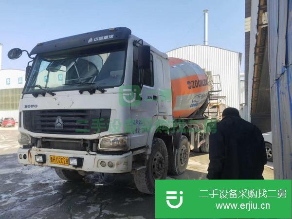 河北出售二手豪沃?jǐn)嚢柢嚕新?lián)重科上裝