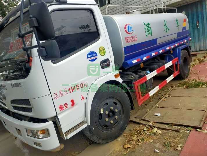 出售一臺(tái)19年4月東風(fēng)福瑞卡10立方灑水車、湖北程力.上裝