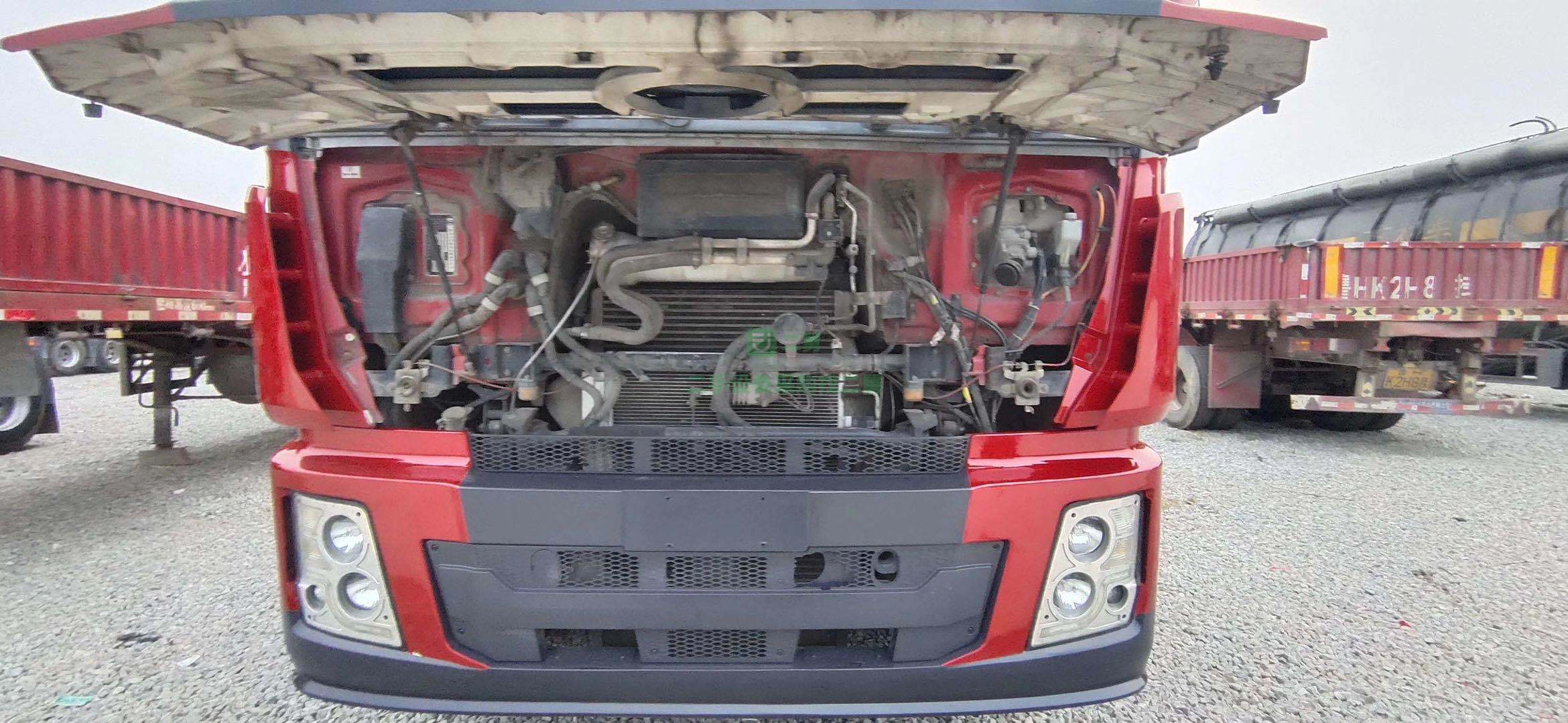 出售一臺16年7月份德龍X3000牽引車，480馬力，國四排放