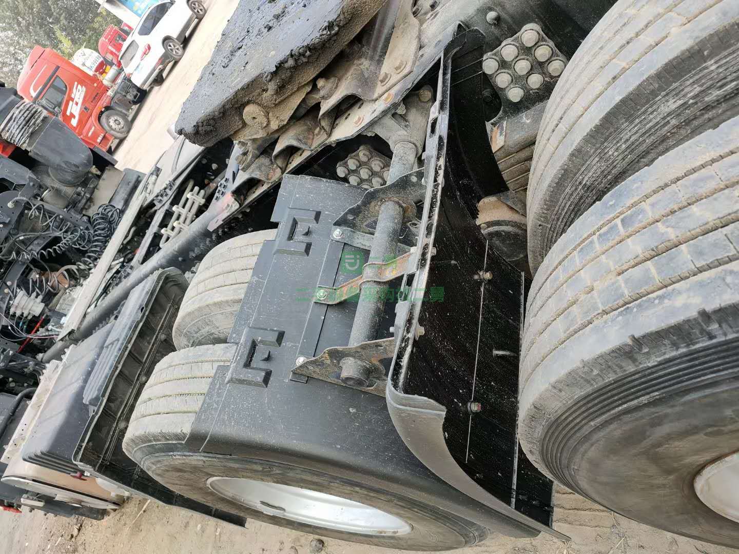 出售19年6月，矮頂天龍牽引車，輪胎八成新，實跑3.6萬公里