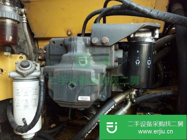 青海出售二手小松240-8挖掘機