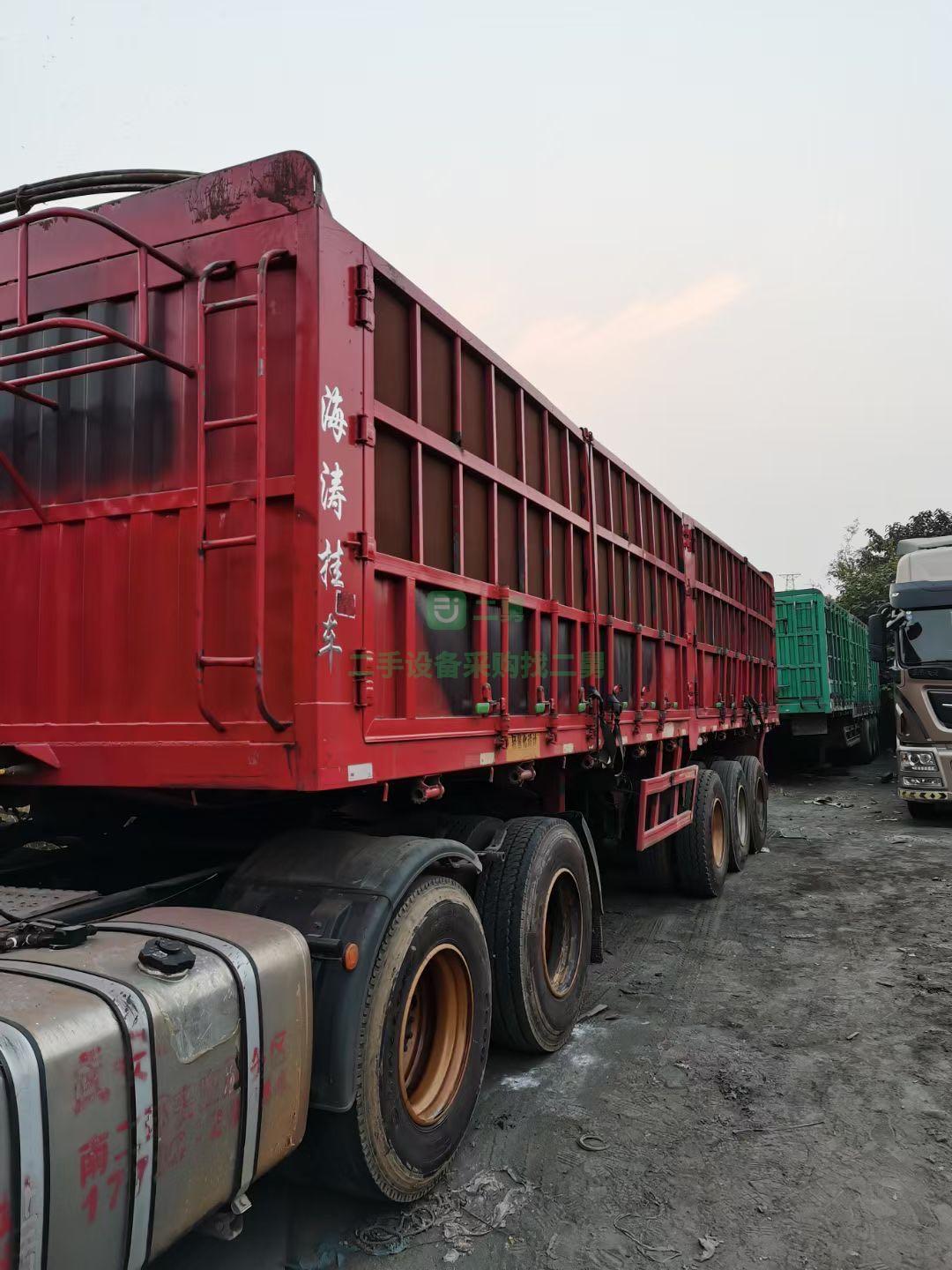 出售一臺1年正（2部）10.5米半掛車，富華軸輪胎九成看車優(yōu)惠