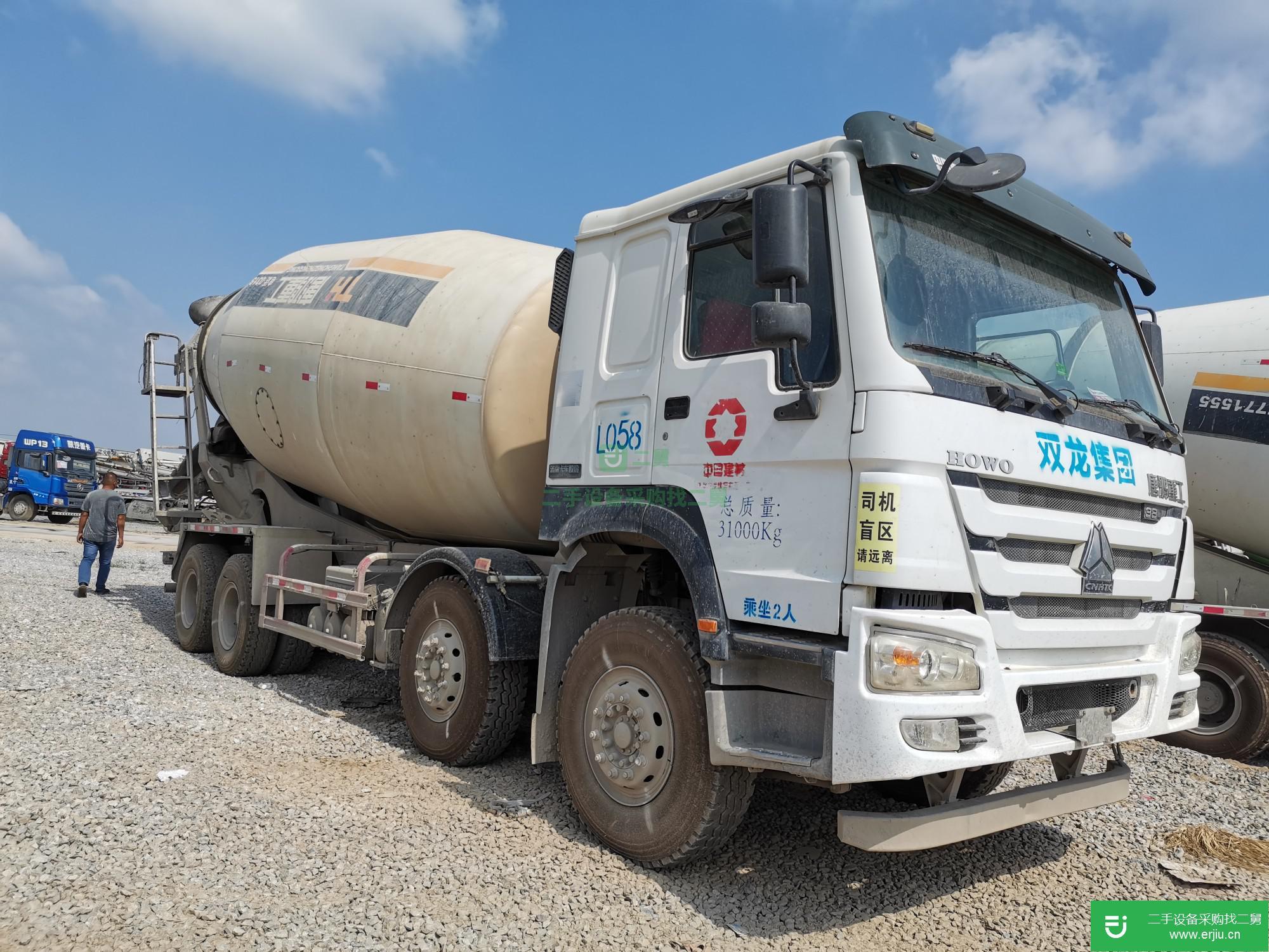 山東出售二手重汽豪沃攪拌車