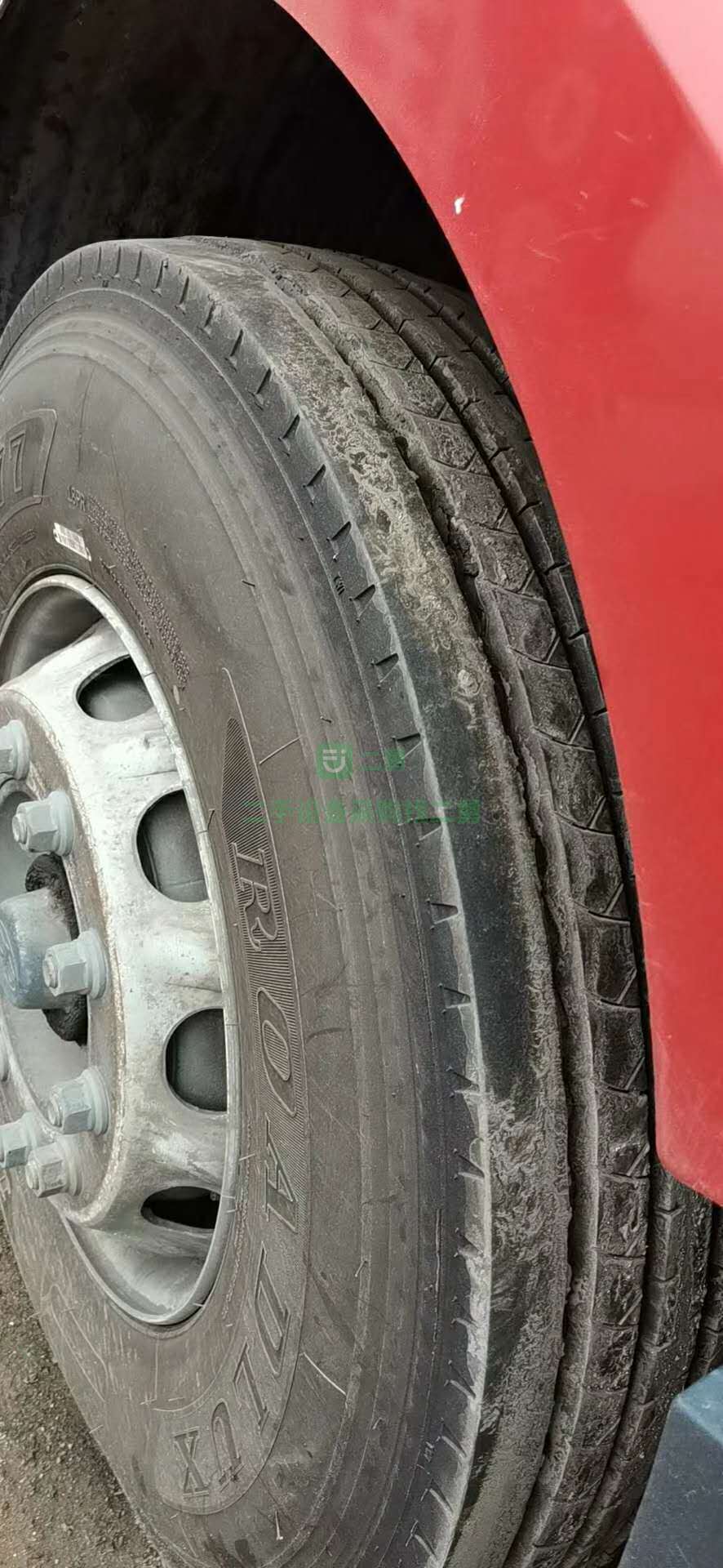 出售一臺一五年九月已檢車勾六320牽引車，國四精品帶九米六半掛車