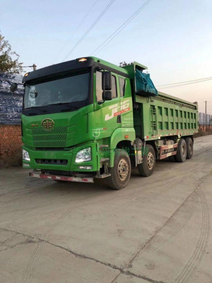 出售19年的解放JH6，前四后八自卸車，7.6米貨箱！重型！