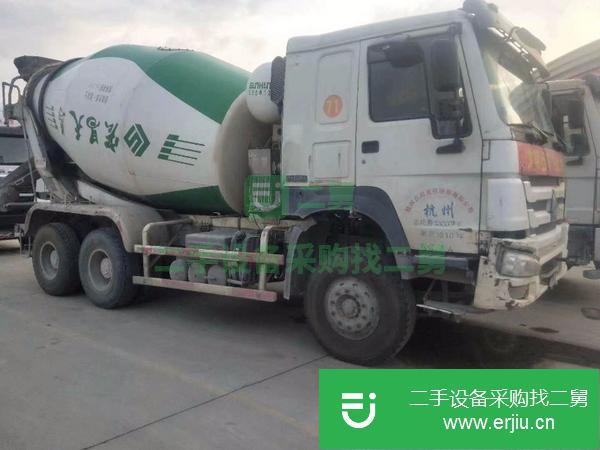 重慶出售二手豪沃后八輪攪拌車15年國4