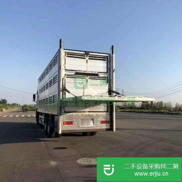 天津出售二手拉豬運(yùn)輸車(chē)