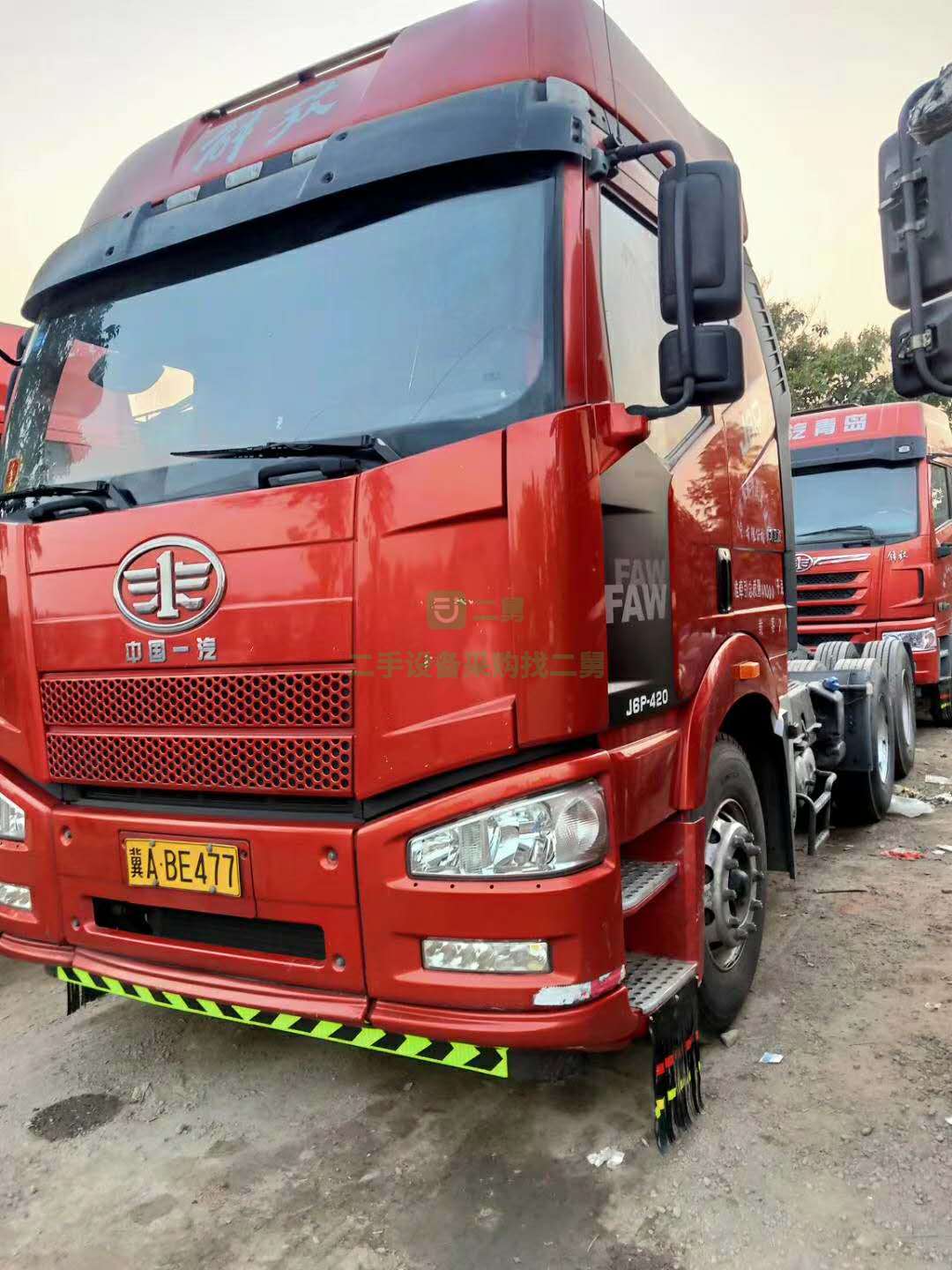 出售一臺(tái)16年底國五雙驅(qū)解放420馬力牽引車，車況精品