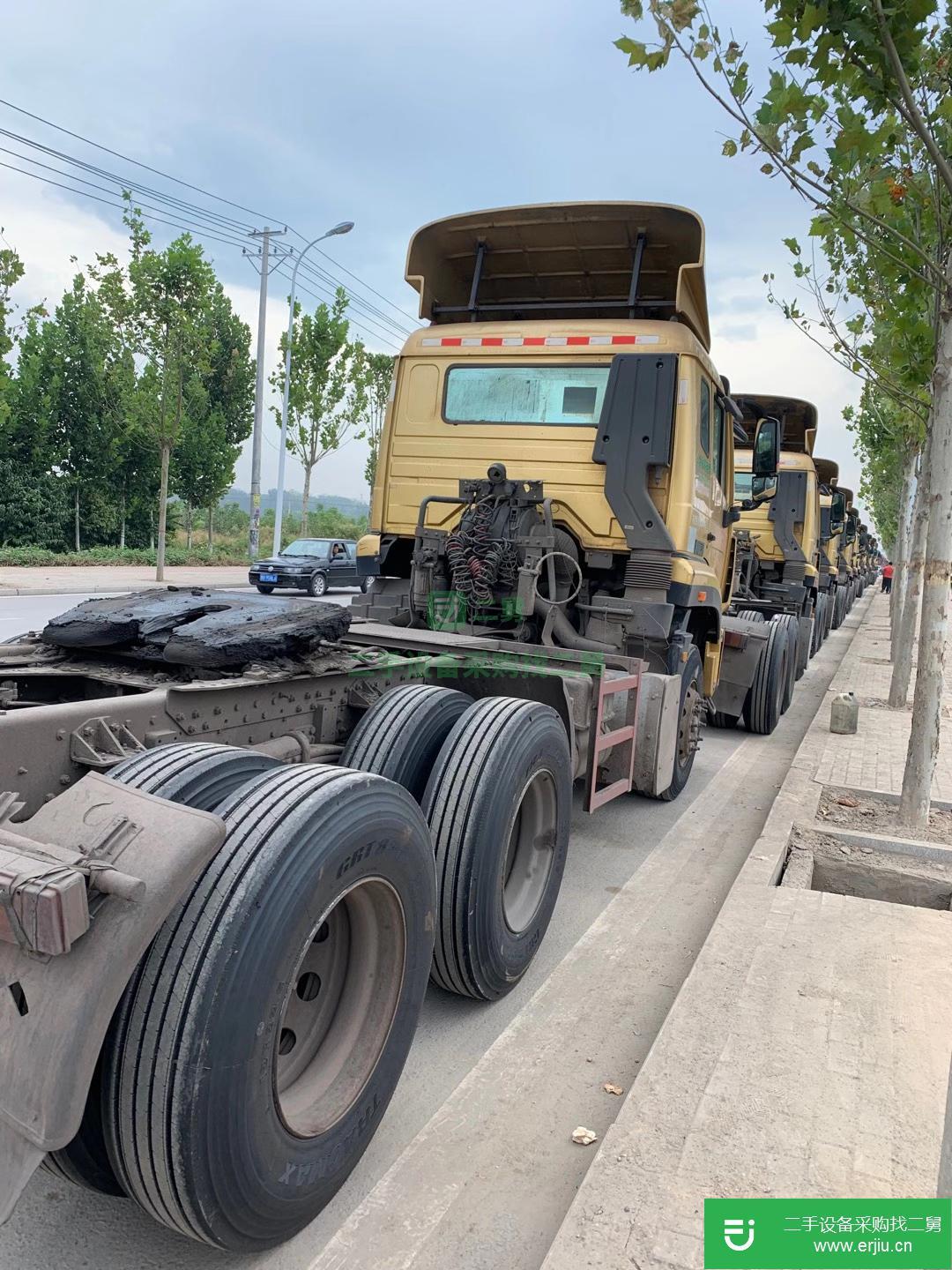 山東出售二手重汽豪瀚400馬力牽引車