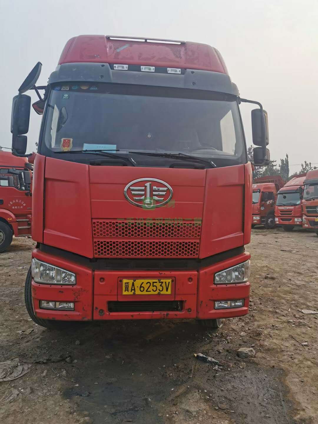 出售一臺精品國四解放9.6米前四后四貨車