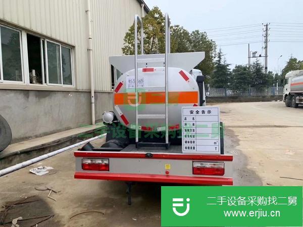 寧夏出售二手2噸油罐車全柴88馬力發(fā)動機