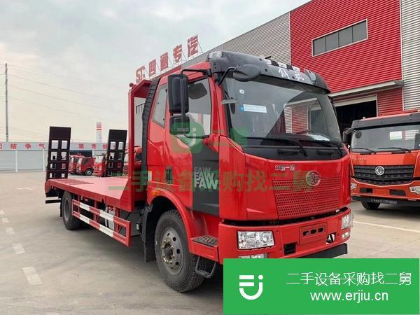 湖北出售二手解放龍v拉挖機(jī)平板運(yùn)輸車
