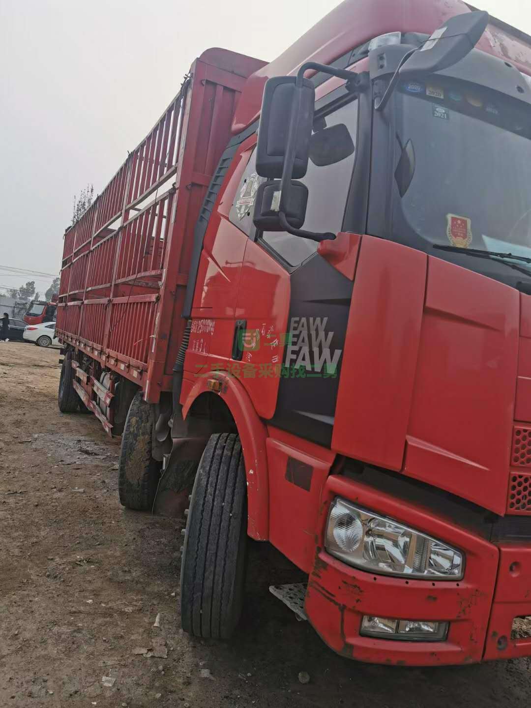 出售一臺精品國四解放9.6米前四后四貨車