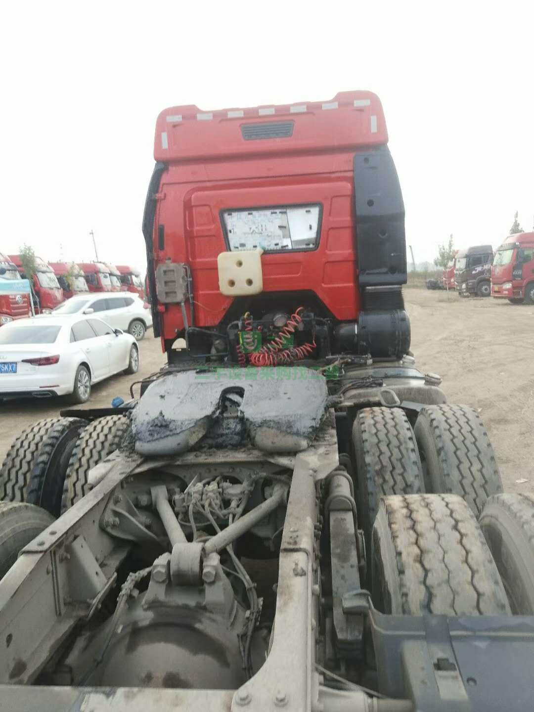 出售一臺(tái)兩年一個(gè)月勾六420馬力牽引車，帶全險(xiǎn)寒區(qū)版