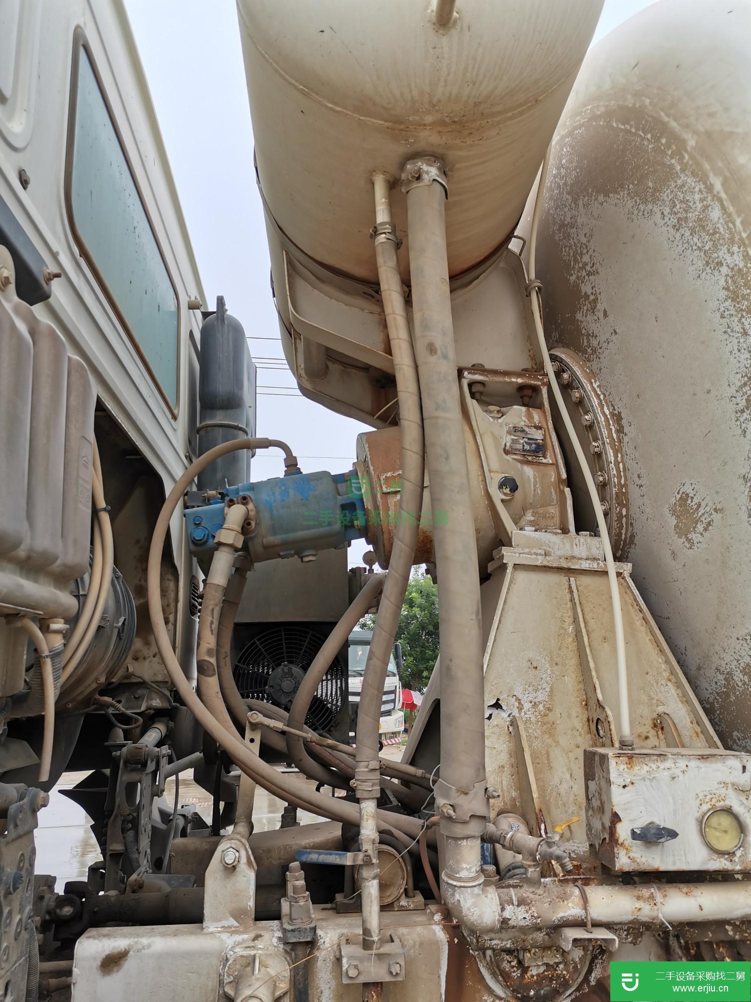山東出售二手重汽豪沃380馬力攪拌車(chē)