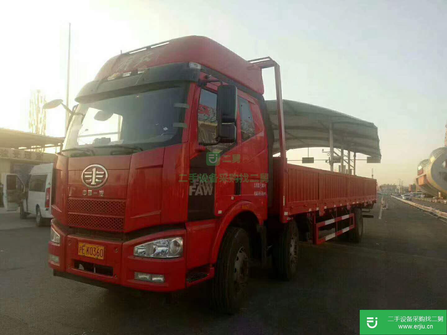 上海出售二手一汽解放280馬力半掛車