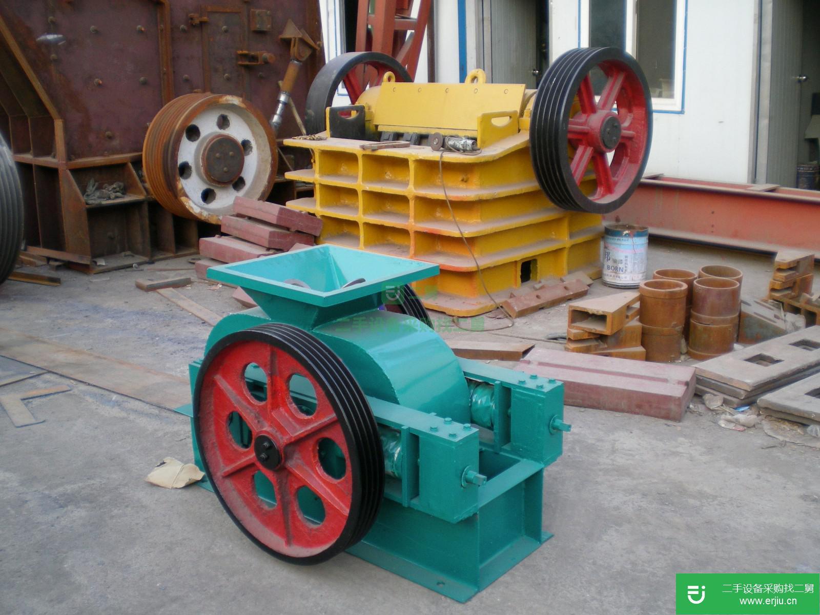 河南出售二手小型對(duì)輥破碎機(jī)2PG400X250