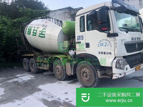 山東出售二手17年國五豪沃輕量化攪拌車