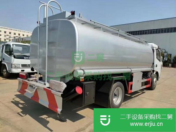 湖北出售二手10.3方油罐車，玉柴150發動機,3800軸距,一個歐標罐口,一個海底閥