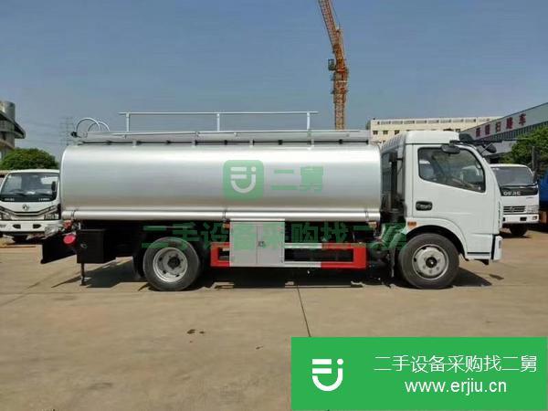 湖北出售二手10.3方油罐車，玉柴150發動機,3800軸距,一個歐標罐口,一個海底閥