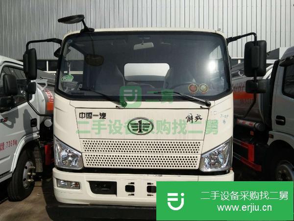 四川出售二手東風多利卡8噸油罐車