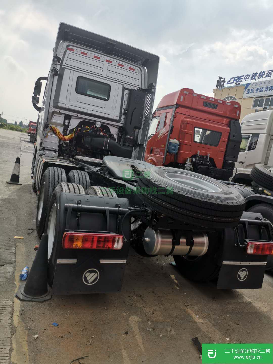 上海出售二手福田歐曼510馬力牽引車