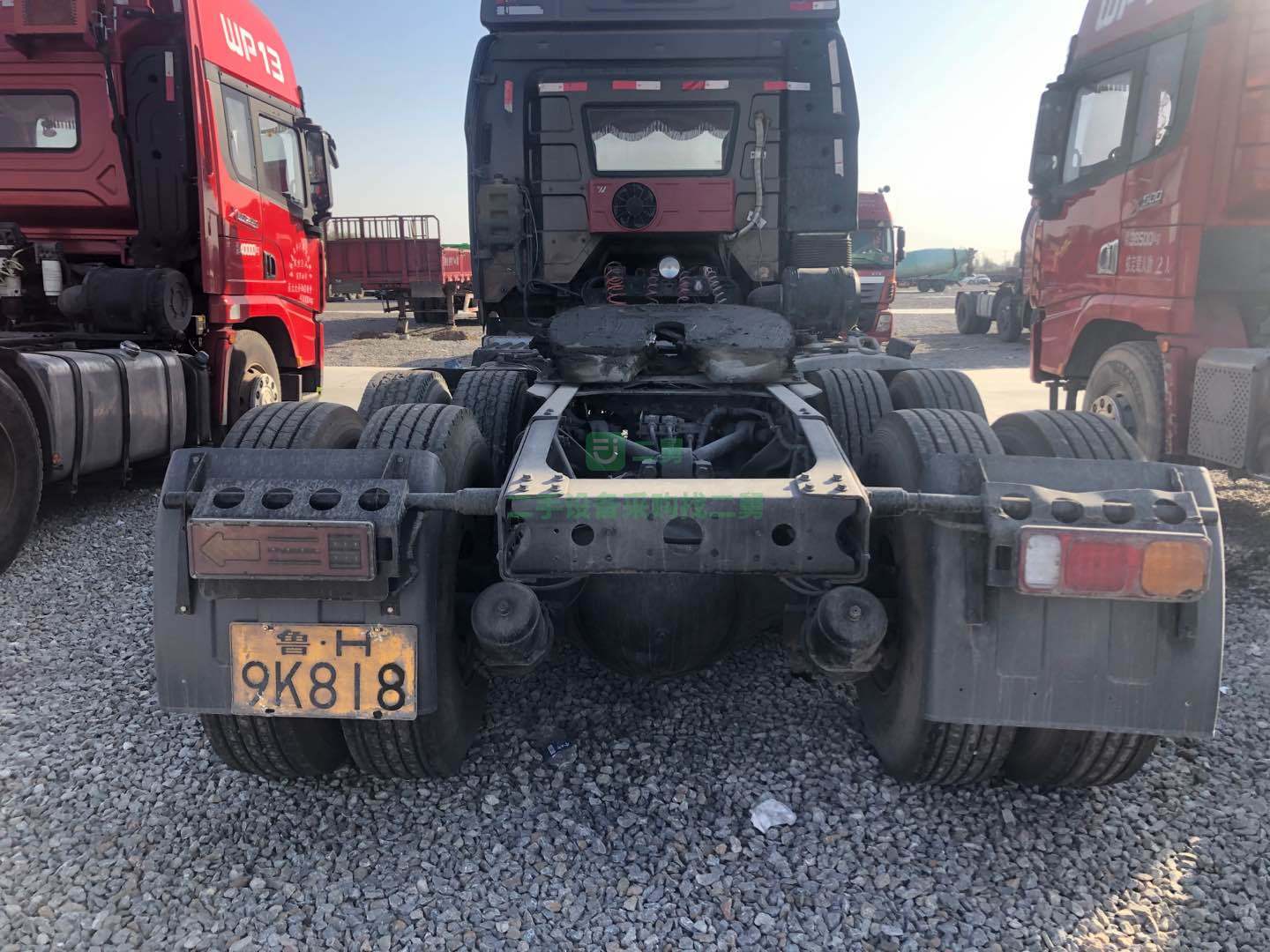 出售一臺16年底解放J6P460馬力牽引車，錫柴發動機，雙驅輕體