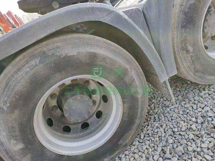 出售19年跑車二手牽引車解放J6P 550馬力國五排放
