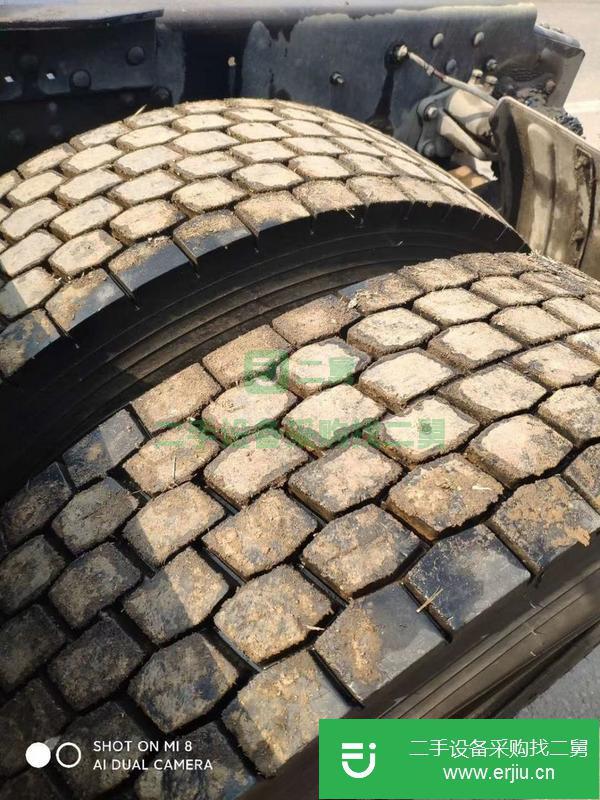 河北出售二手解放牽引車，350馬力，輪胎九成，錫柴發(fā)動(dòng)機(jī)。